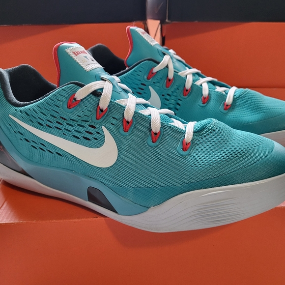Kobe 9 Nike Dusty Cactus shoes, size 6.5y, excellent condition in original box - Picture 4 of 16